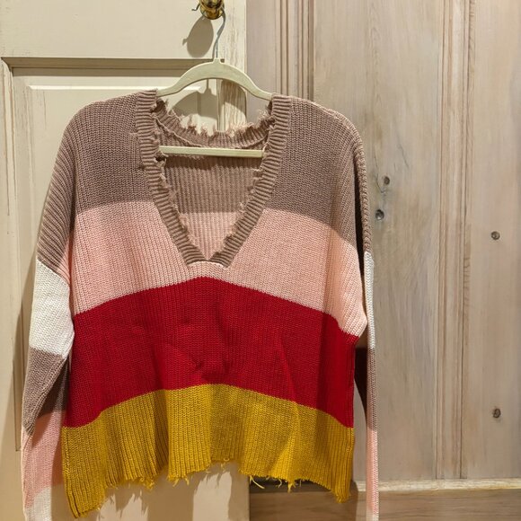 Oversized Fate Sweater with Distressed Hem - Picture 2 of 3